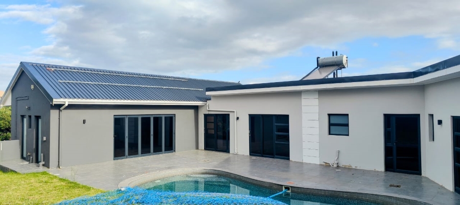4 Bedroom Property for Sale in Beacon Bay Eastern Cape